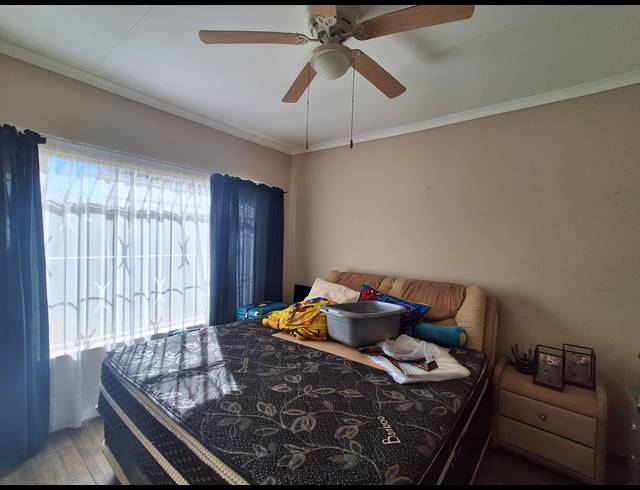 4 BEDROOM FREESTANDING FOR SALE IN STILFONTEIN EXT 4